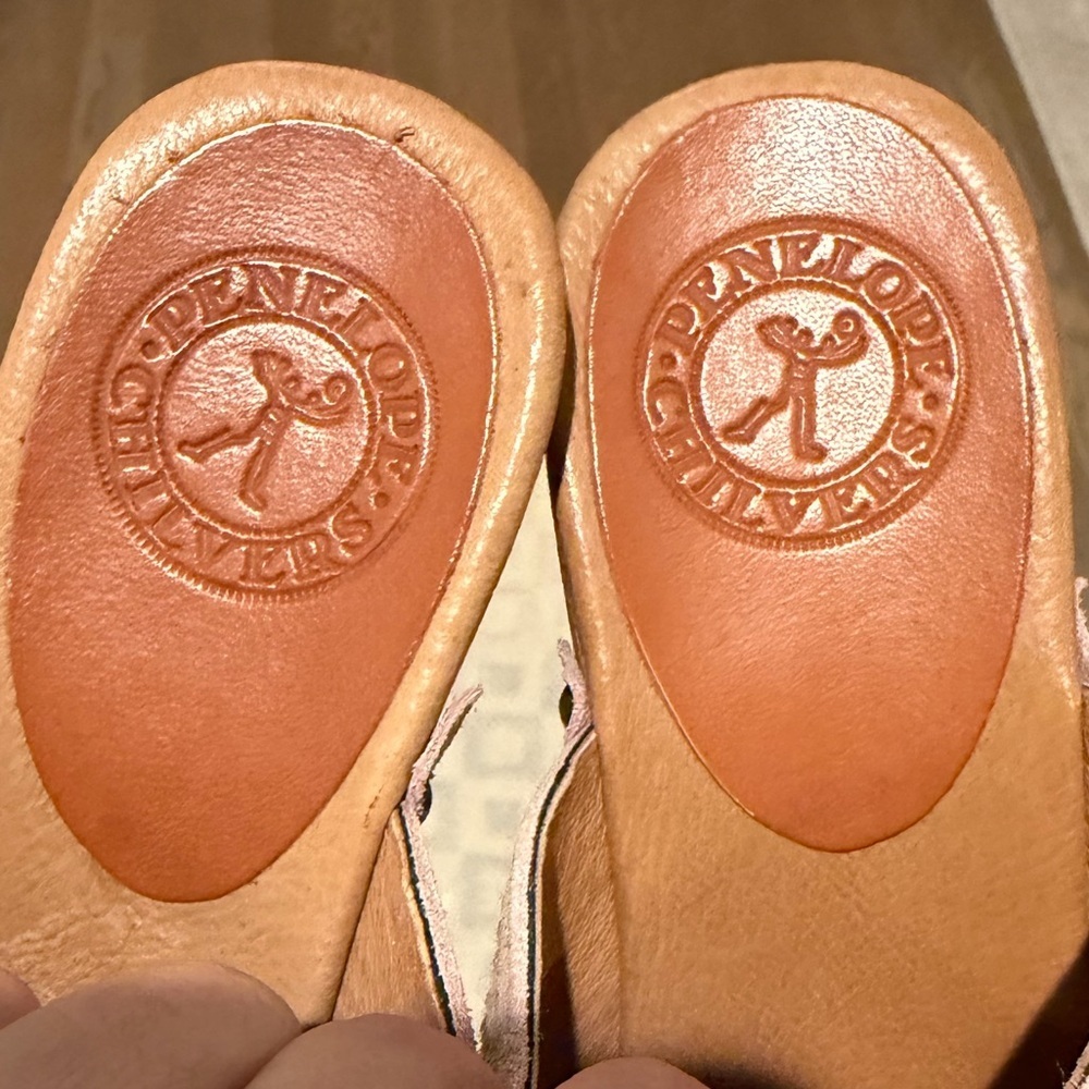 Penelope Chilvers baby pink patent leather clogs size 36 6.  Old money pretty - Picture 3 of 6